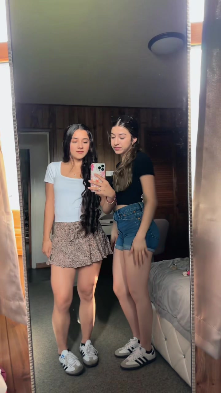 @Britt ᥫ᭡