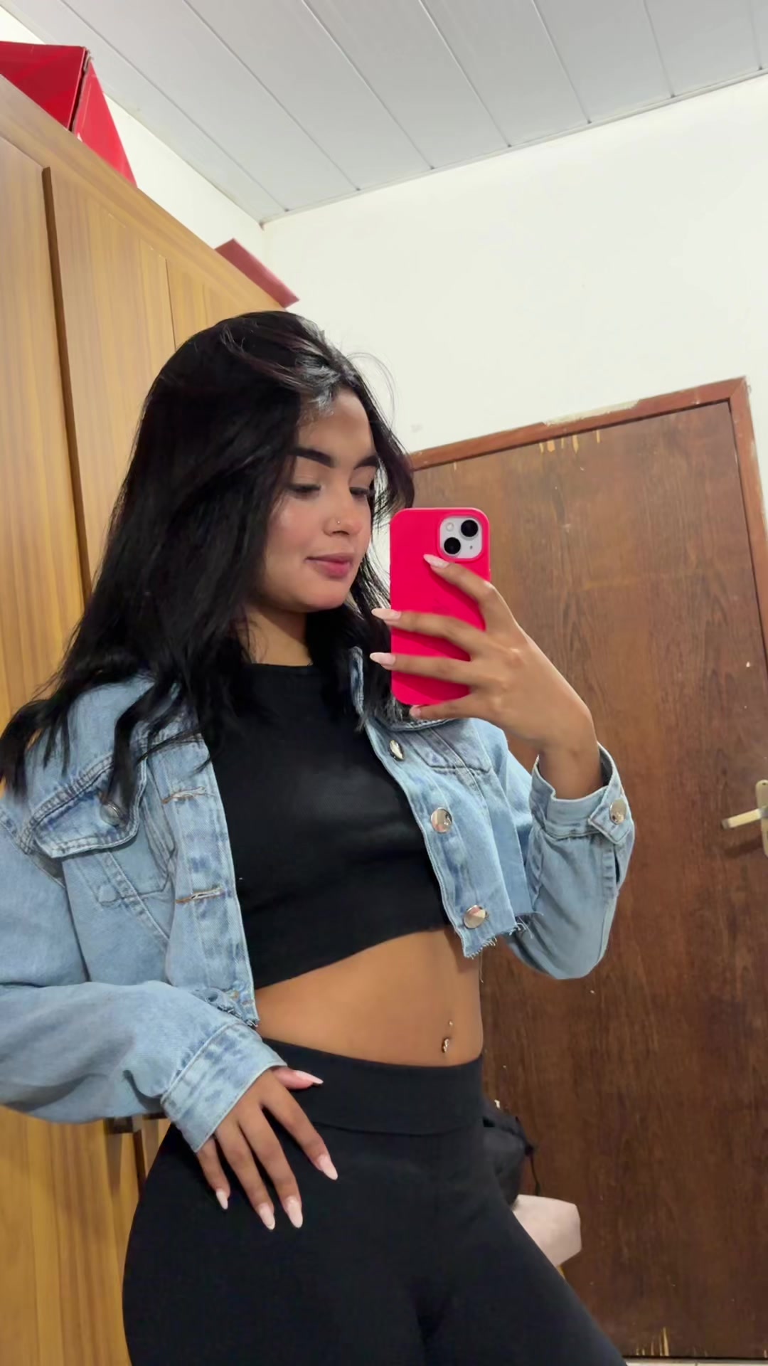 @juliafwz