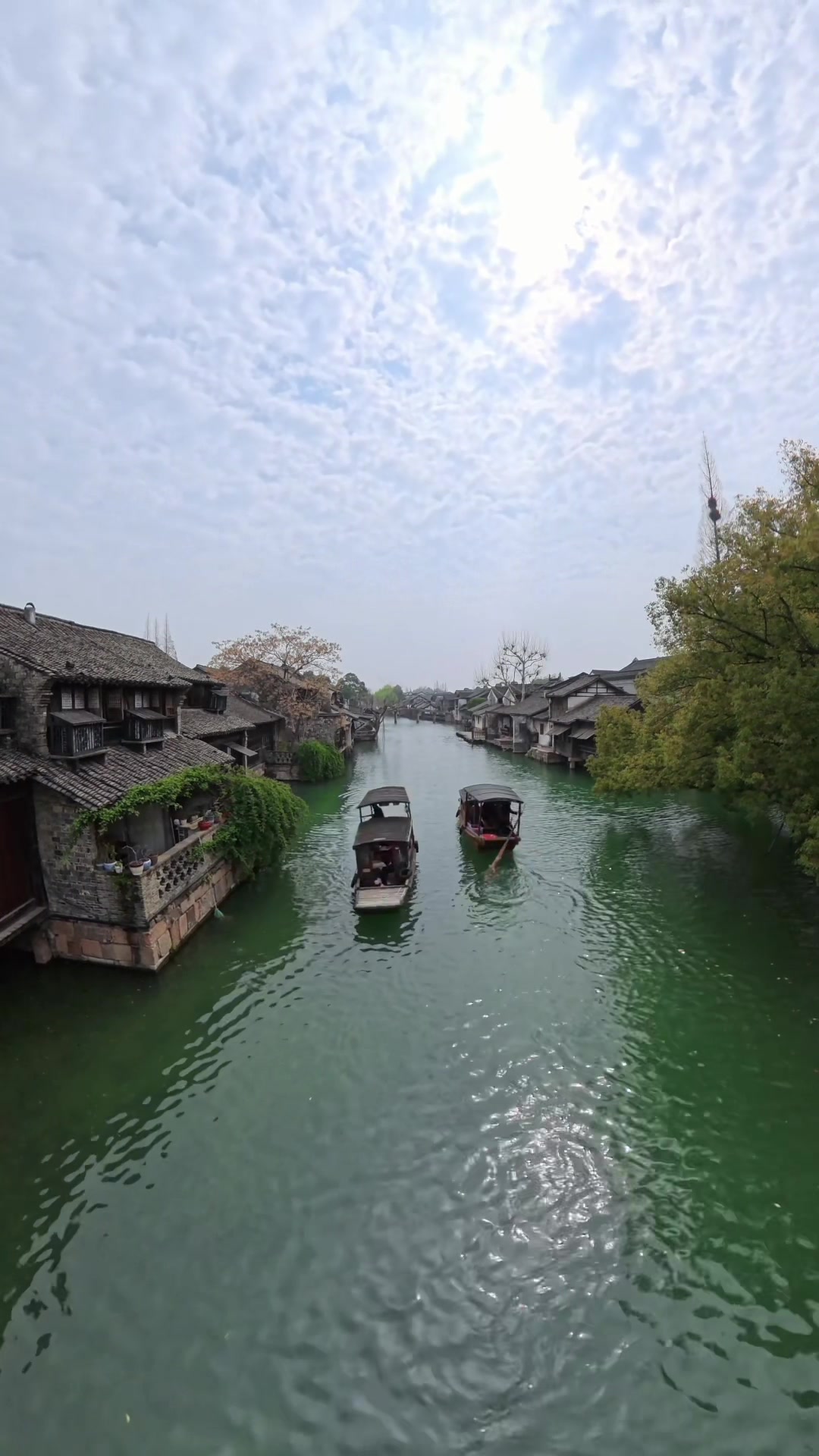 @Tang-Kwa Phatraravee
