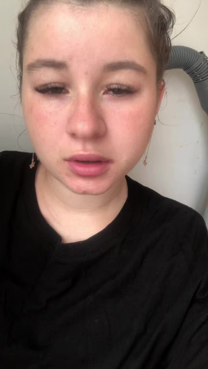 @викусик🥰
