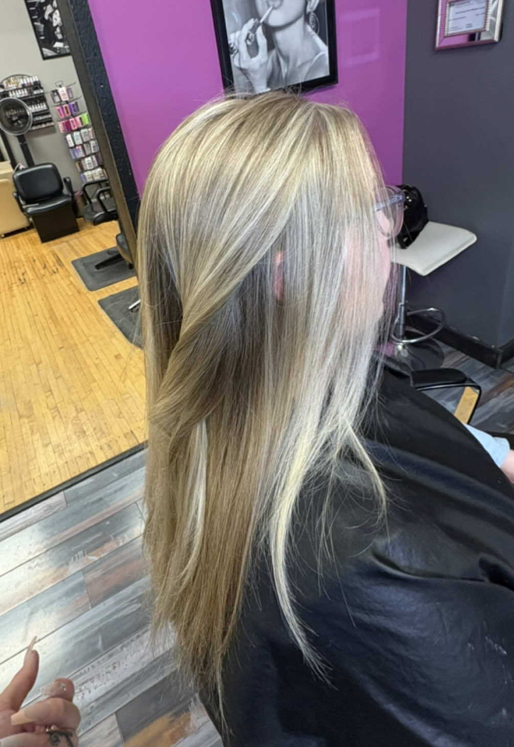 @Electric Chair Salon