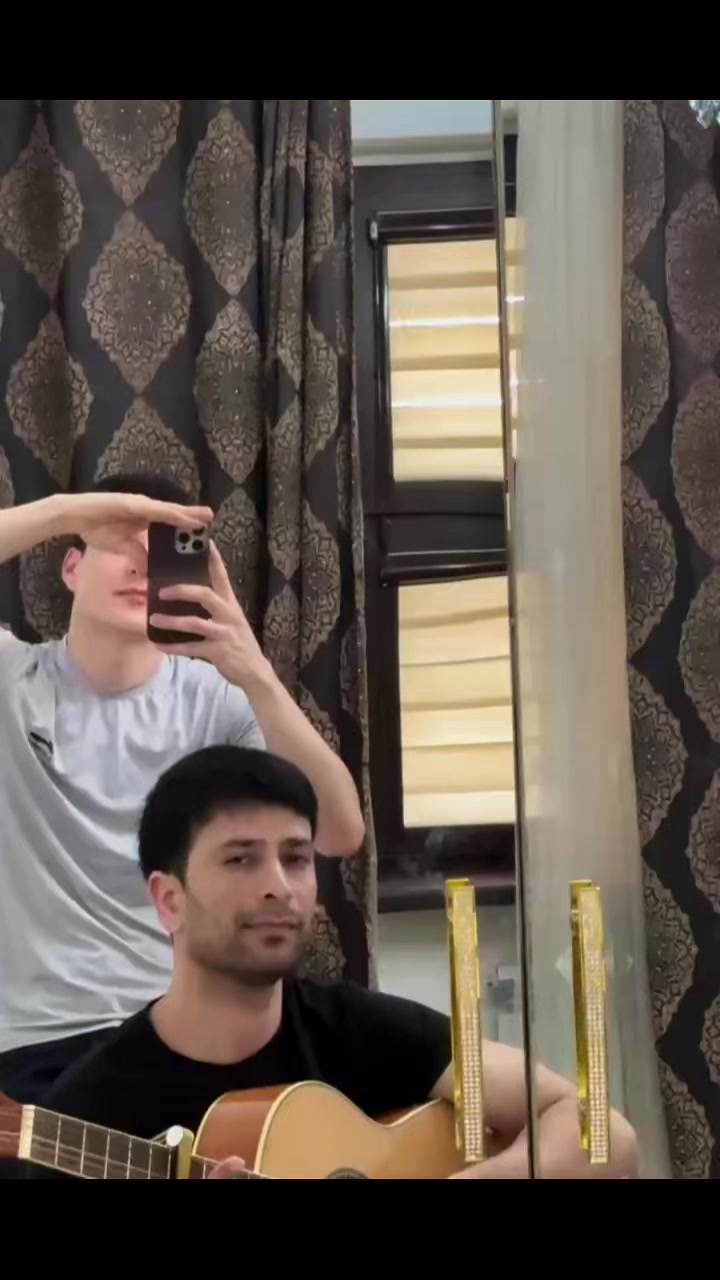 @Arazik_🎶