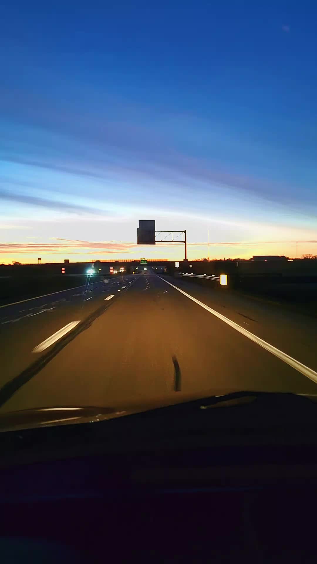 @🌄 Chasing The Sunrise 🌅