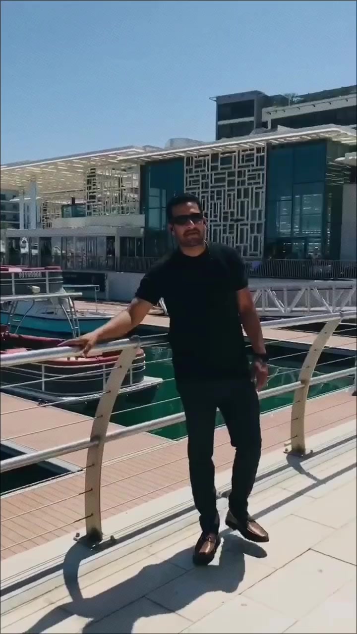 @Shahrukh 🇴🇲🇵🇰