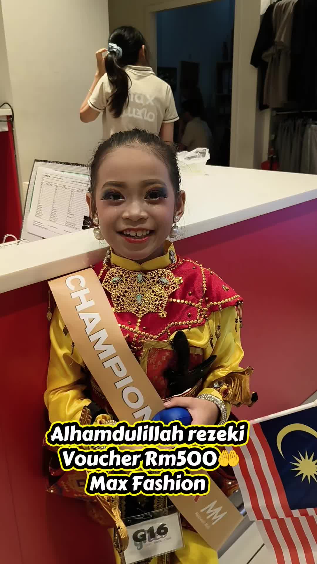 @ALLYSHA RAIHANA