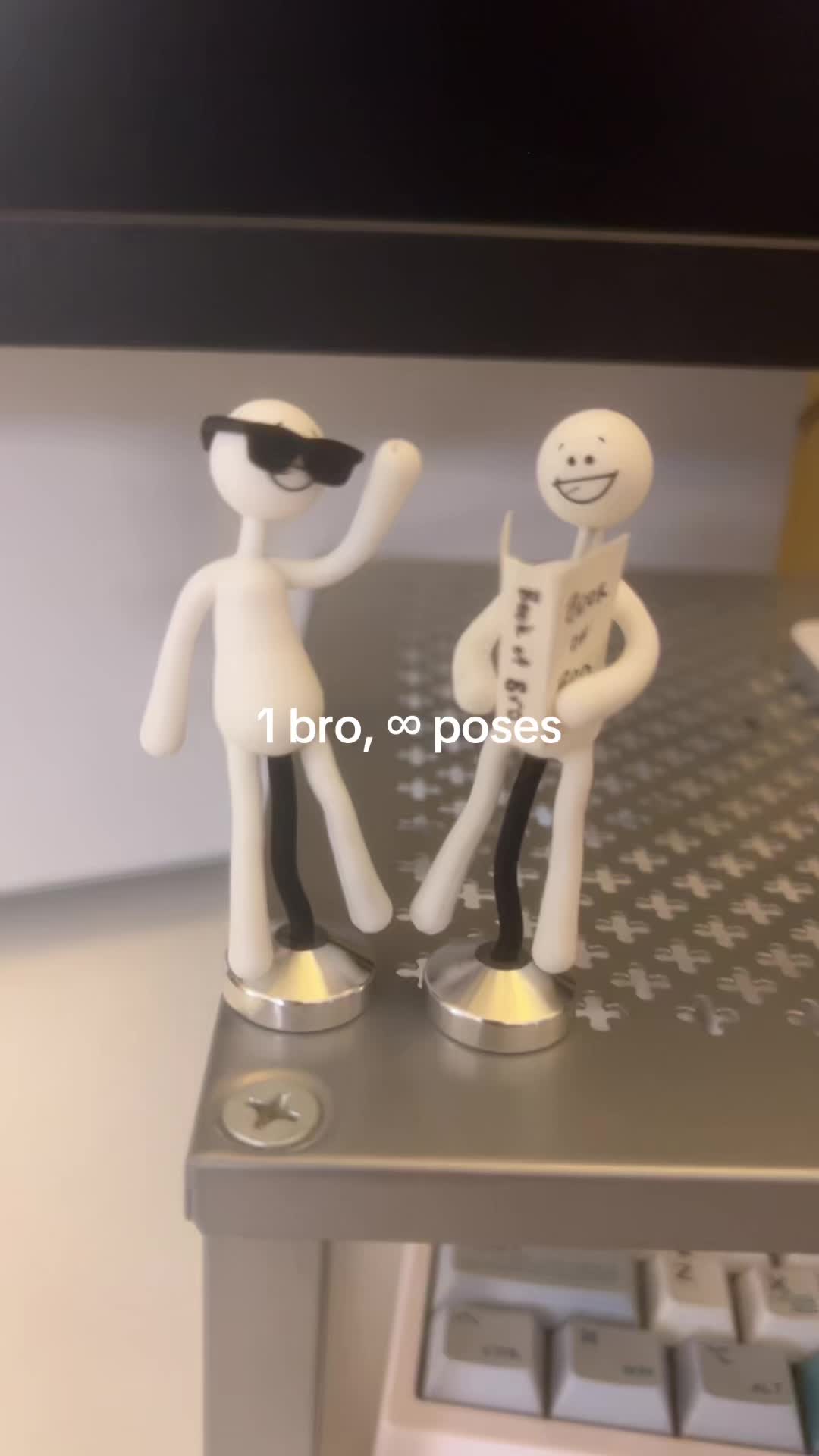 @strapbro 🦭