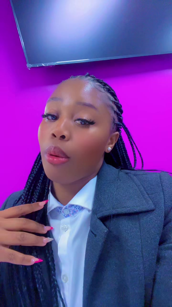 @Confie_thefirst_