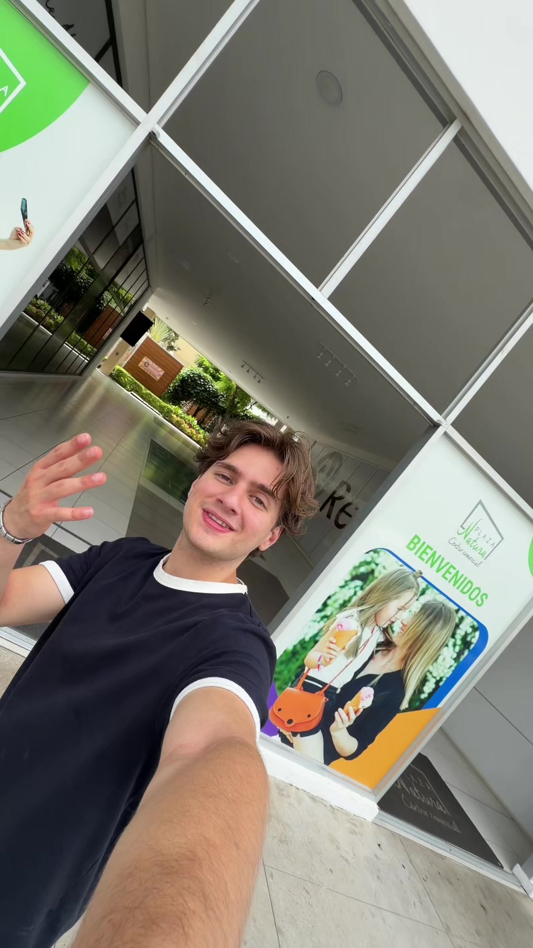 @augustomoraless_