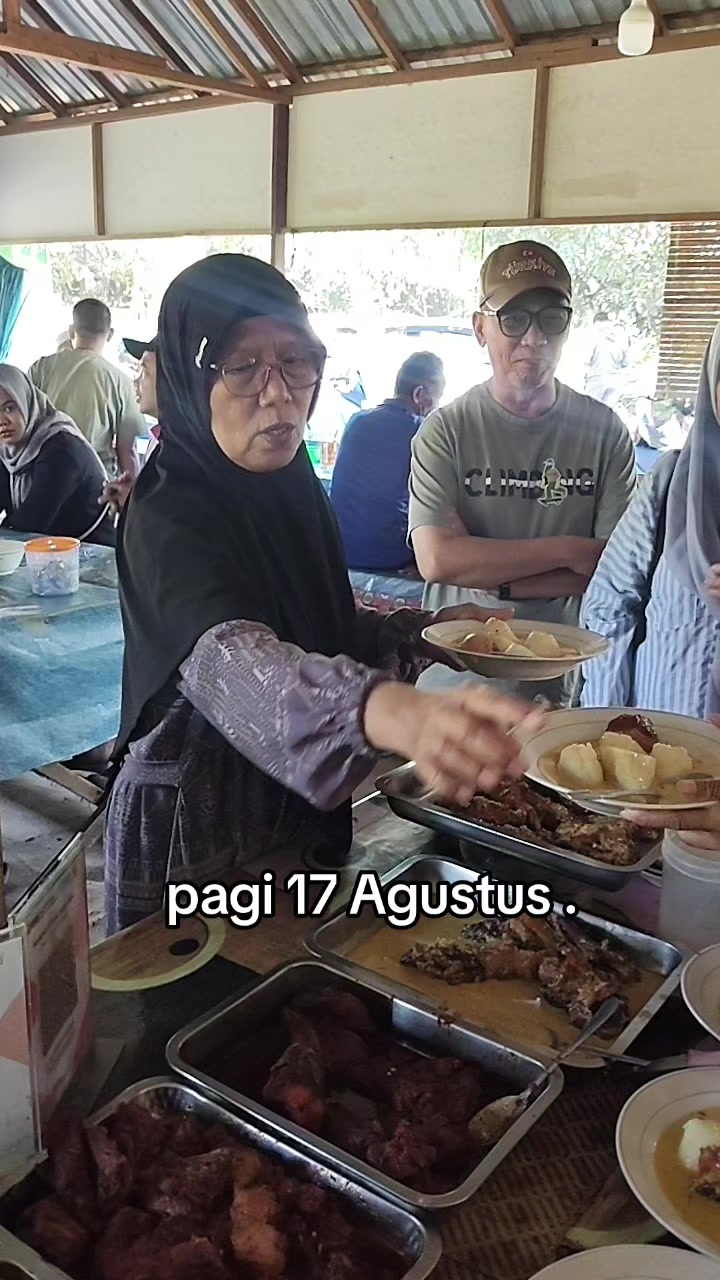 @warung katupat acil ella