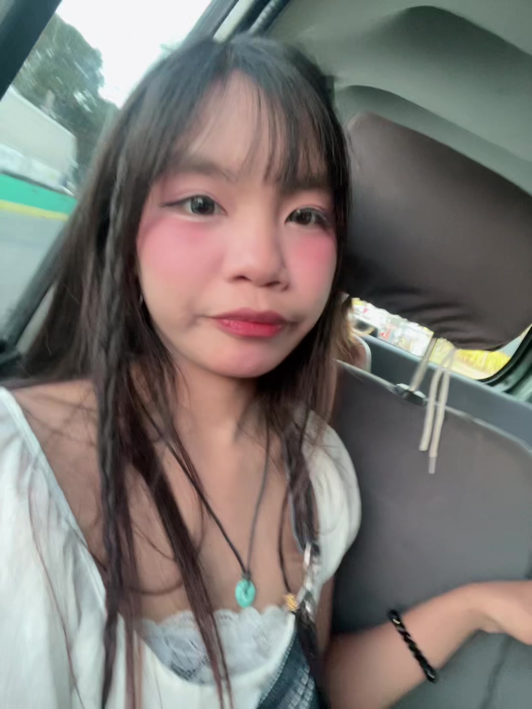 @lily