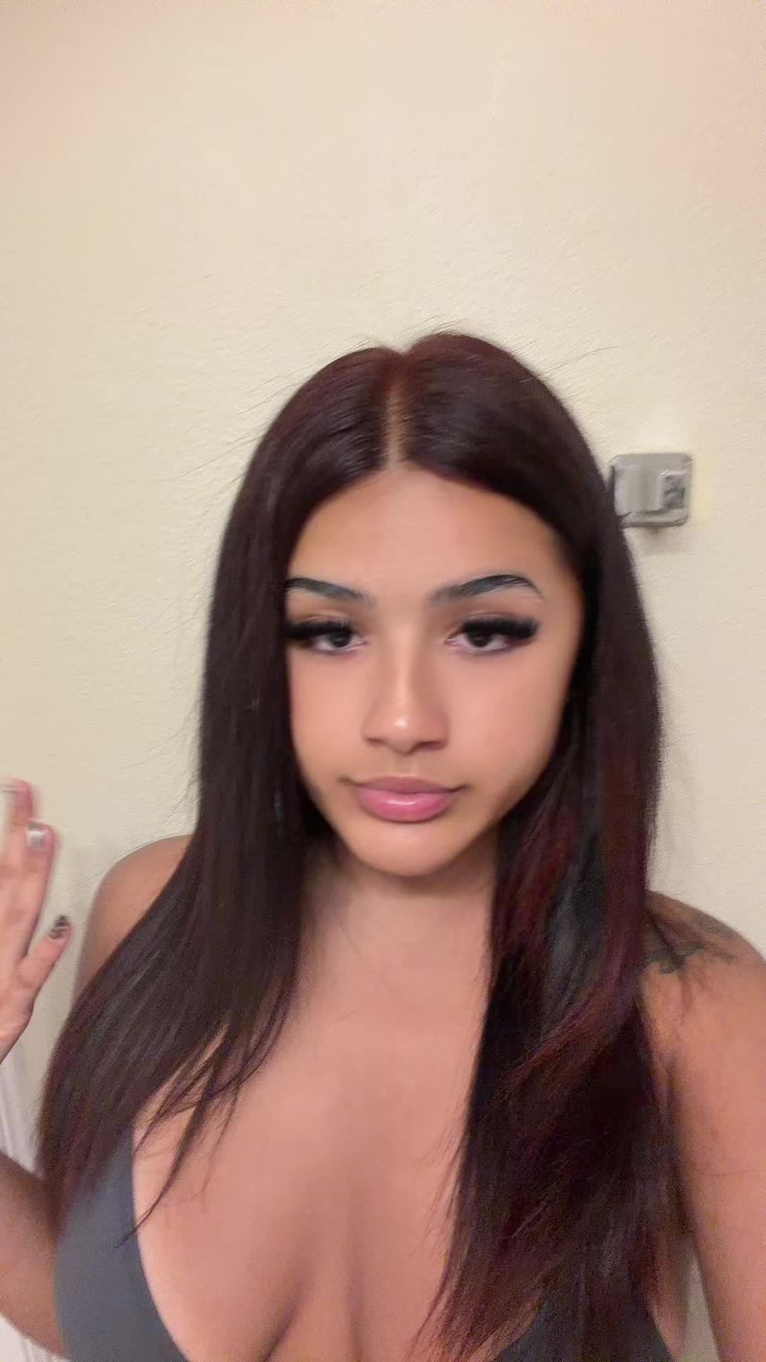 @bratsluvbluntts