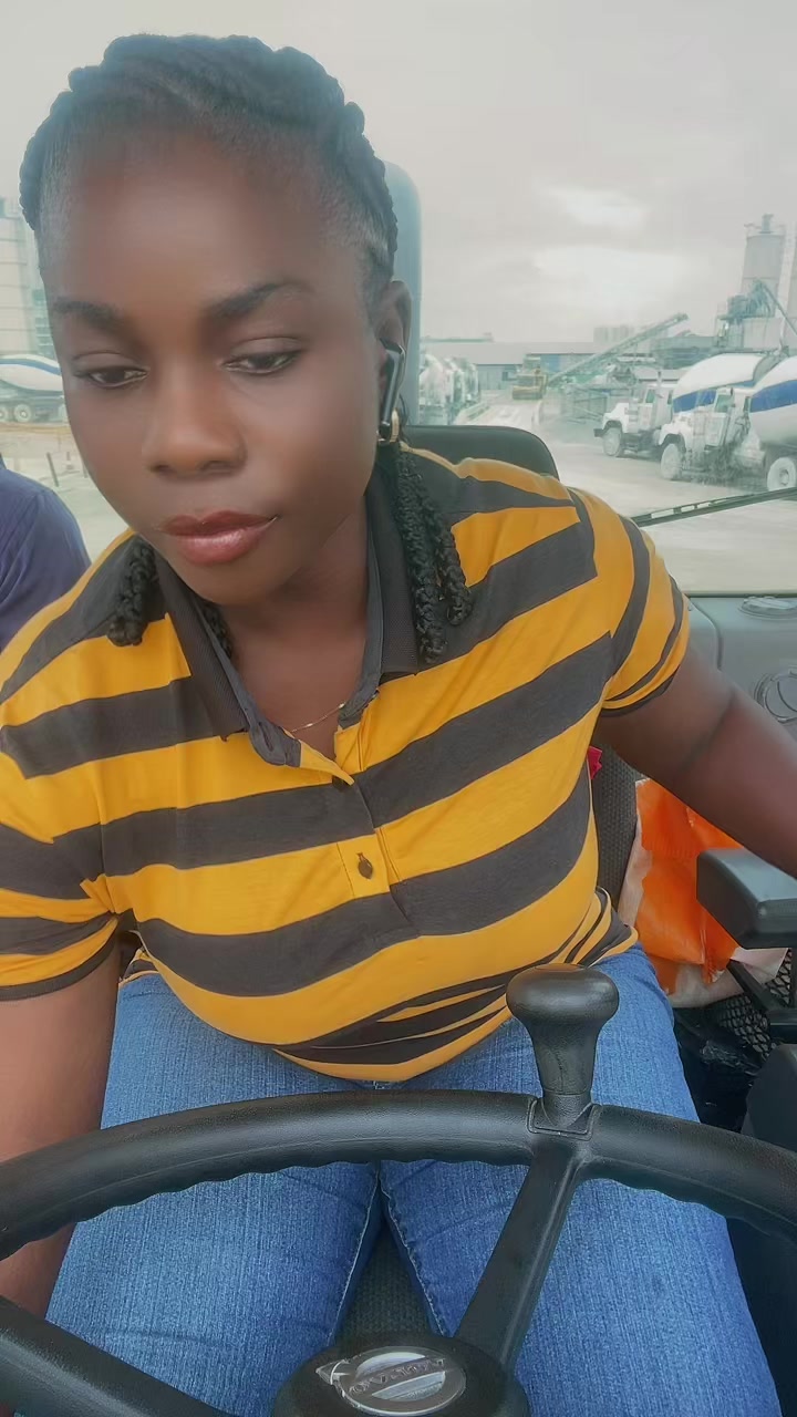 @Famale Operator👷&zwj;♀️🦺🚜🏗️