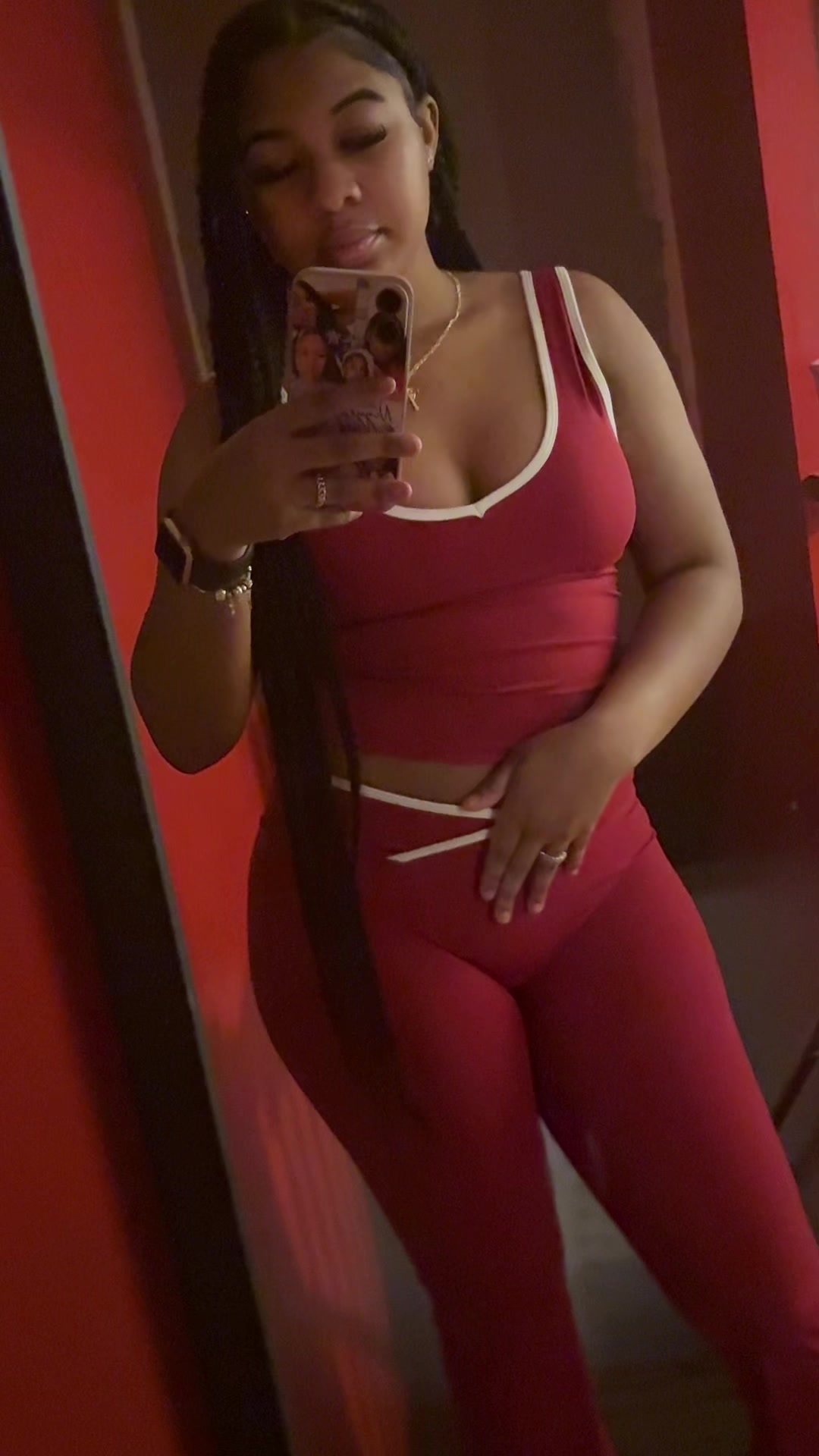 @niyylashae