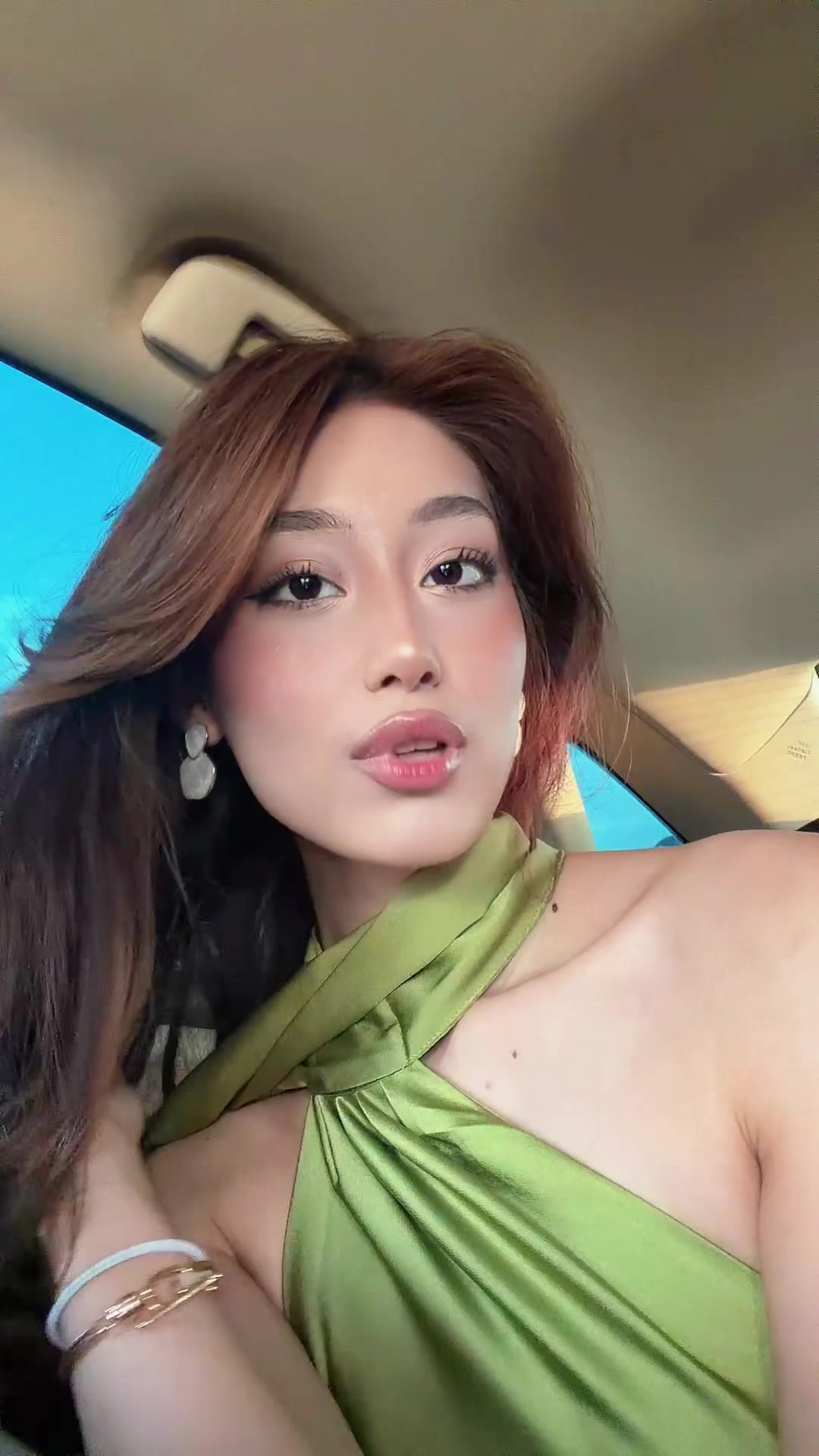 @Ayaköz 🦢