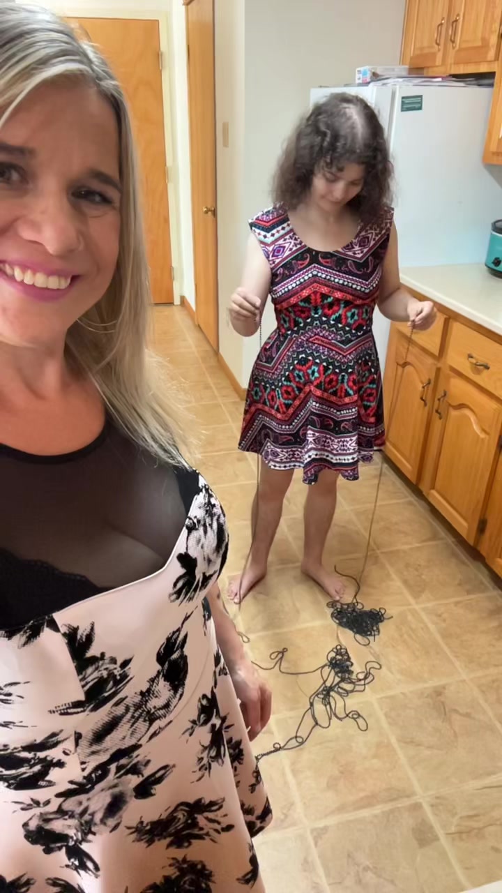 @Hotmomvibes