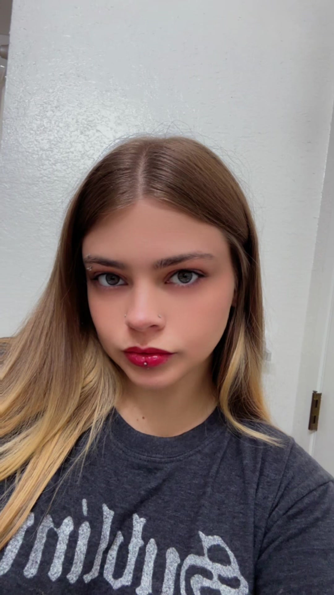 @Just a girl…๐