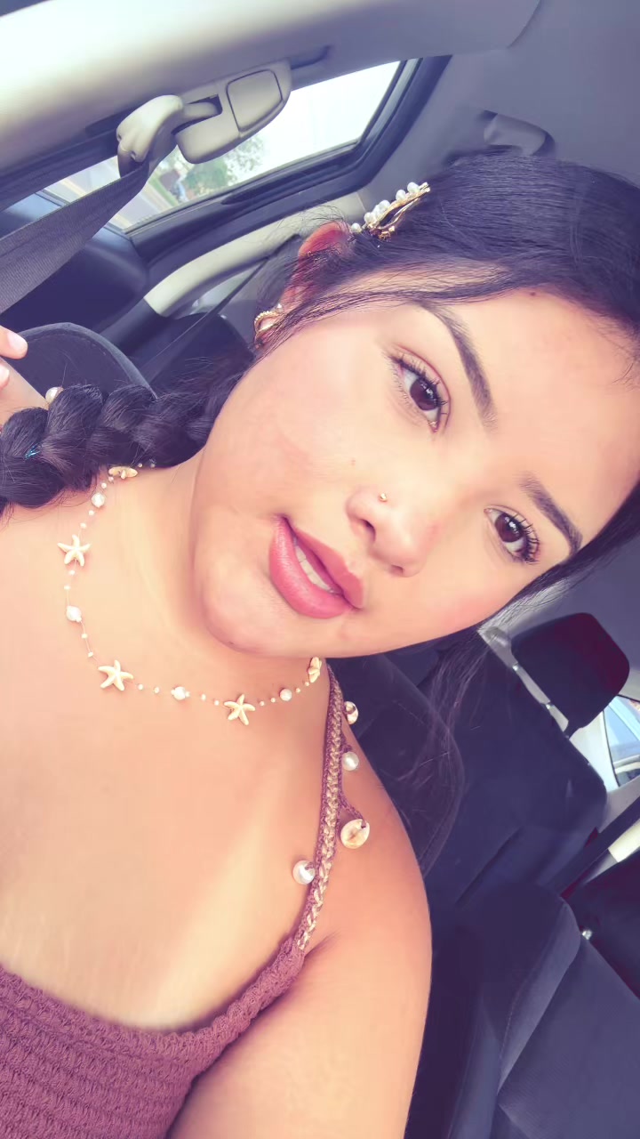@ayleena.