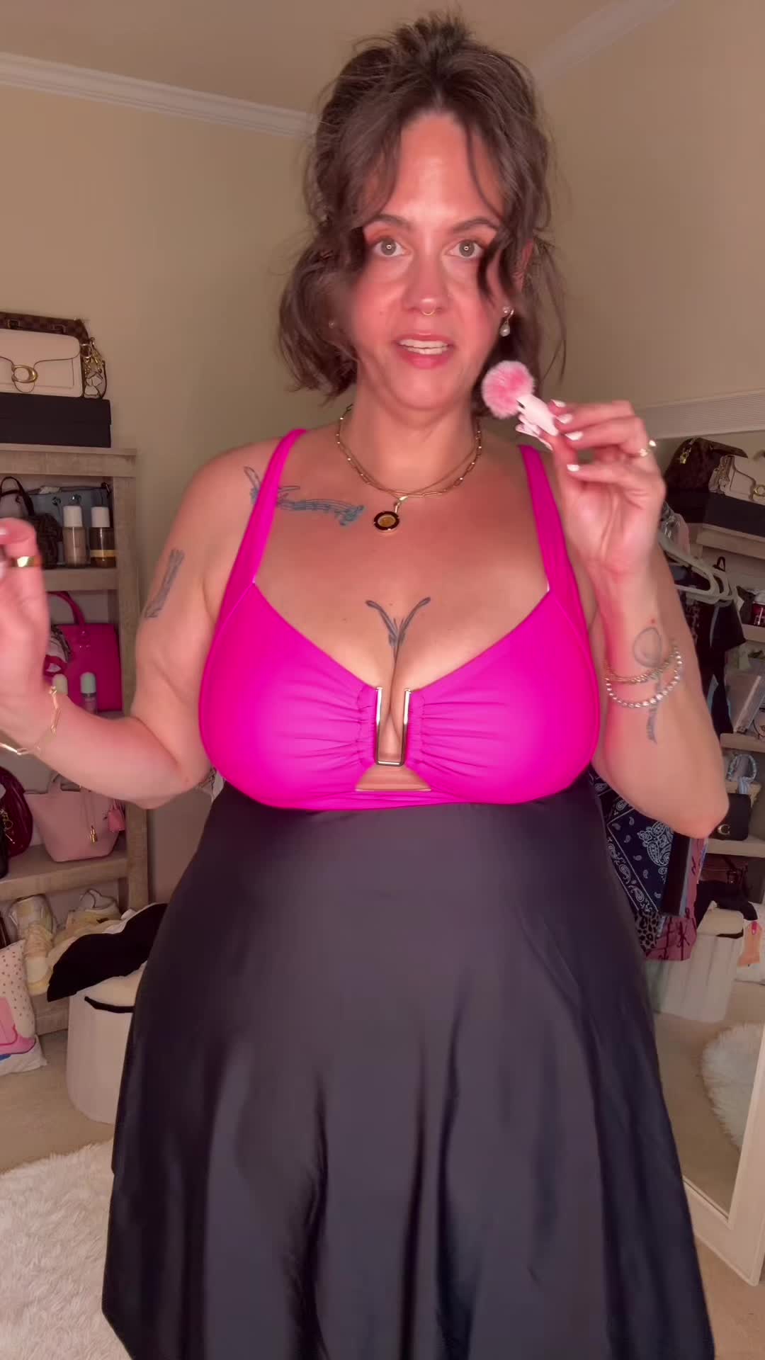 @Lindsey | Apron Belly Girlie🦋