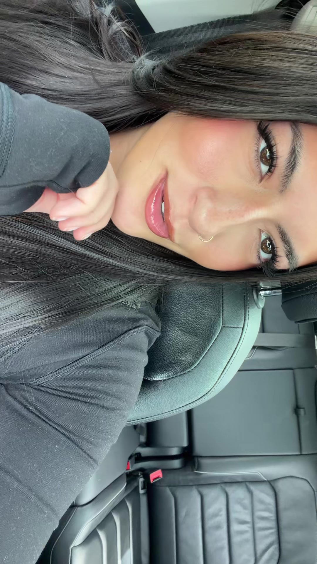 @👾