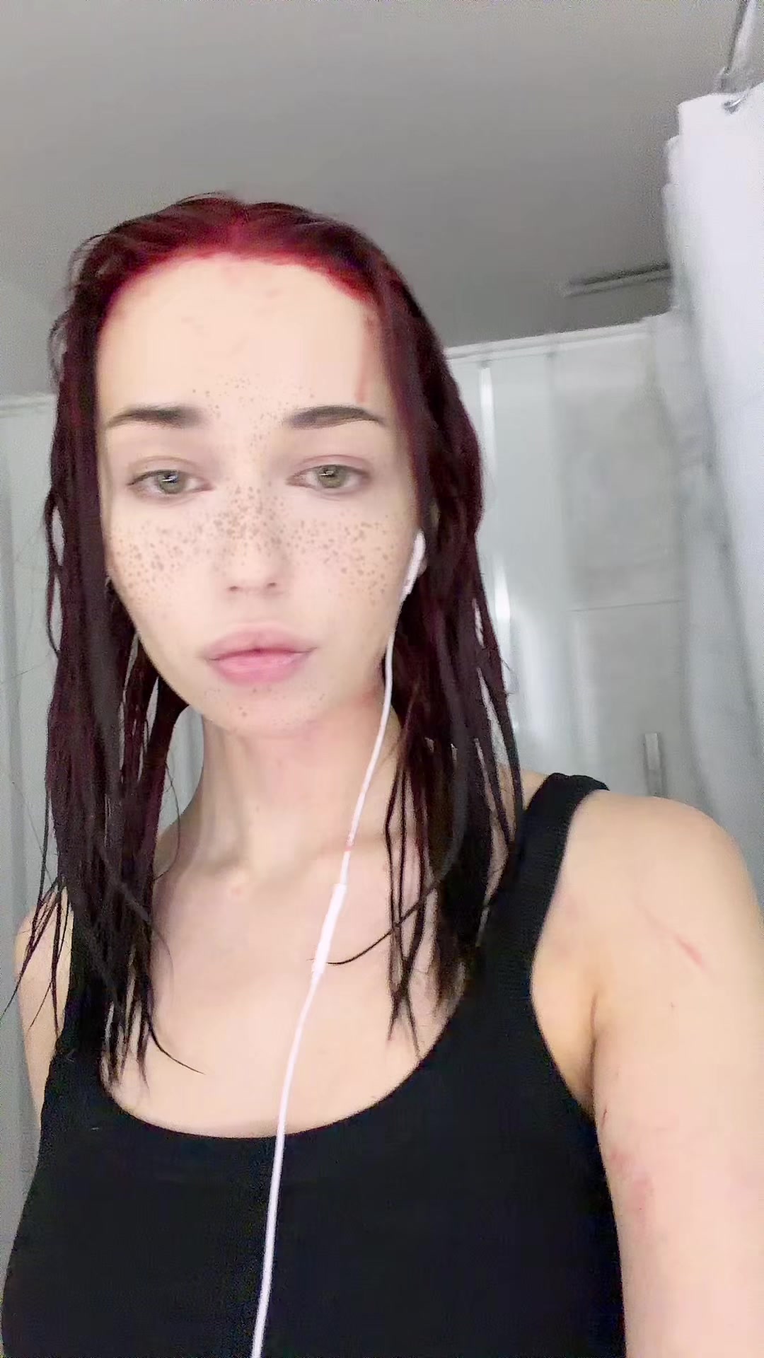 @аня anoharda