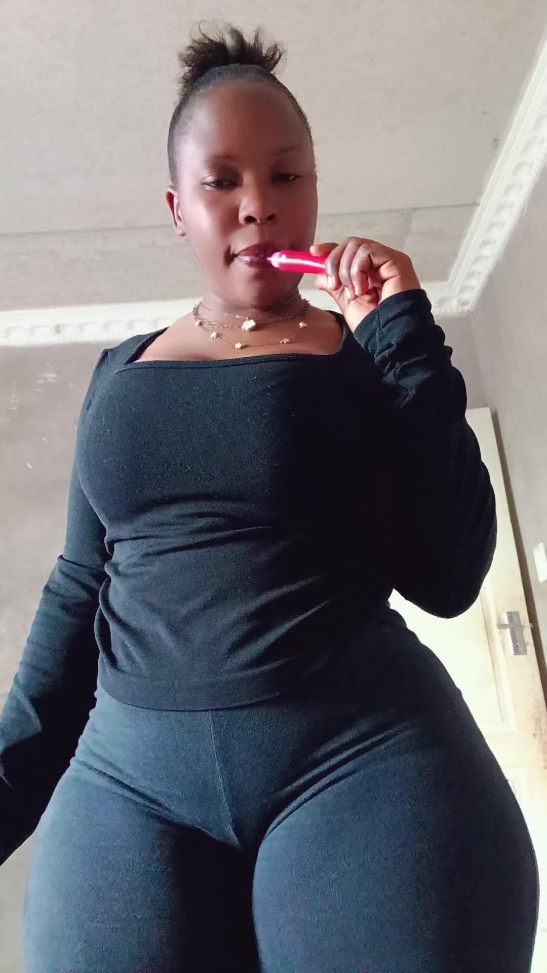 @Nikiwe.