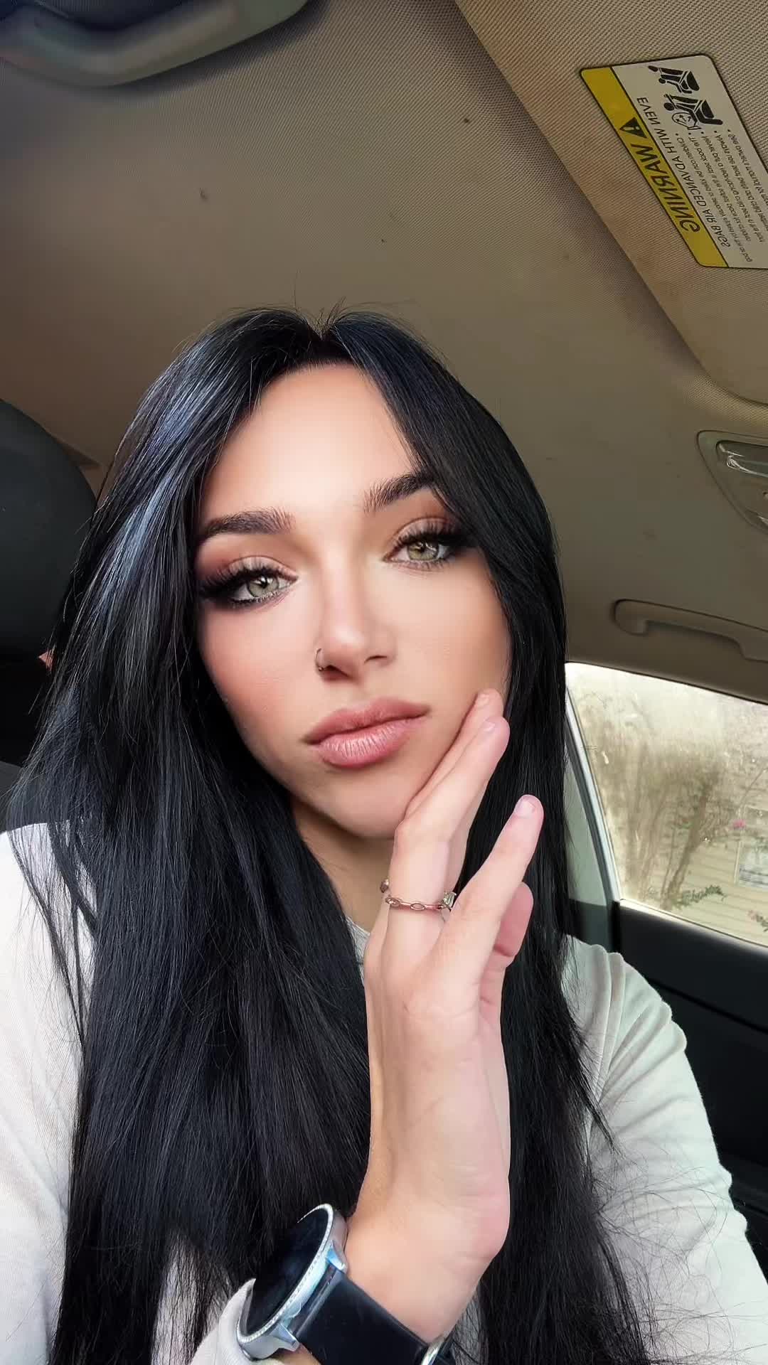 @𝕻𝖗𝖊𝖙𝖙𝖞 𝕸𝖆𝖒𝖆🖤