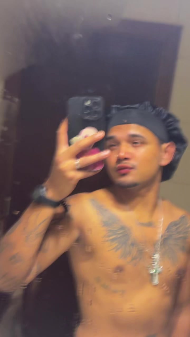 @HottieZams🩸