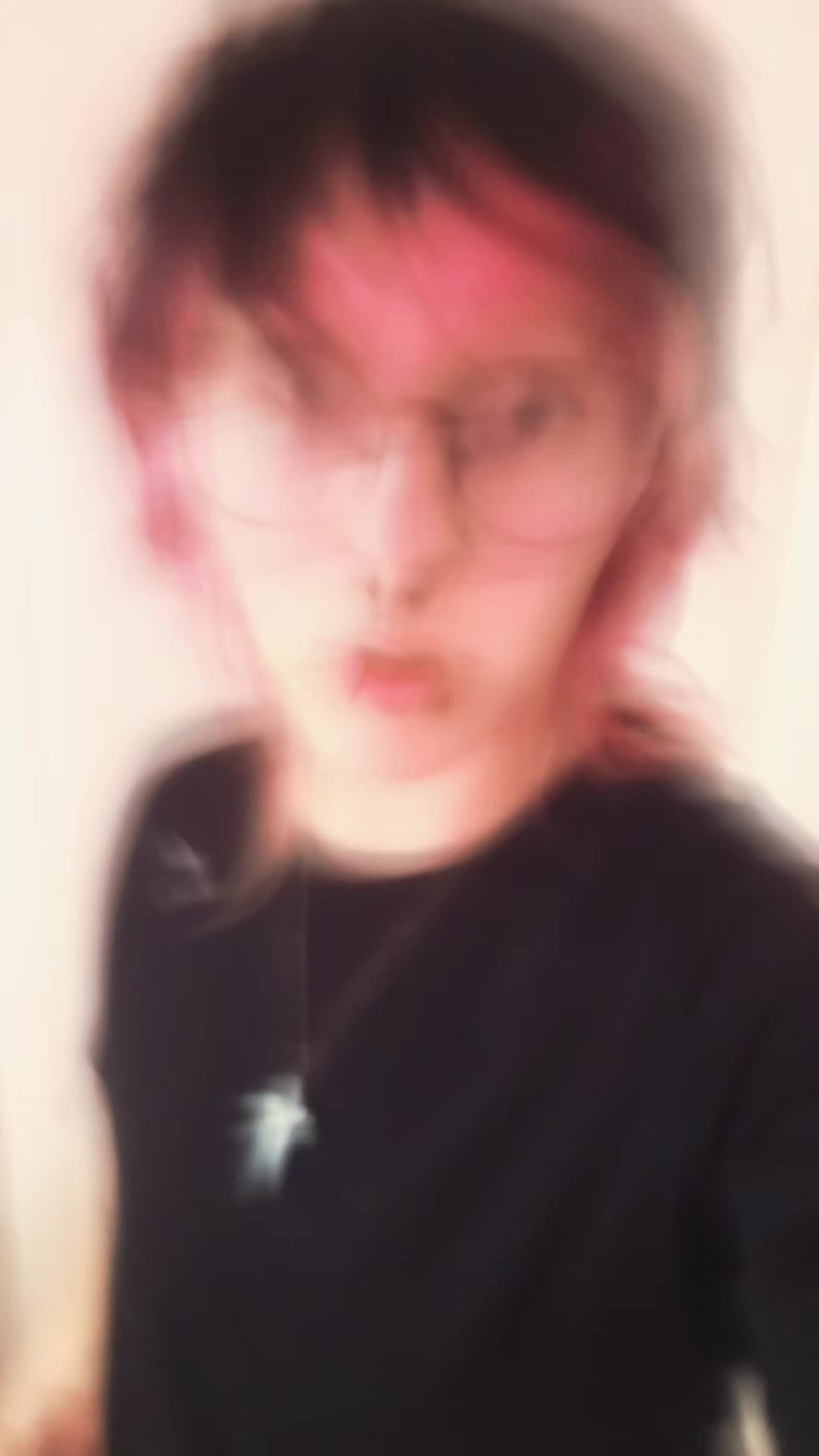 @💜Aaron🖤(he/him)