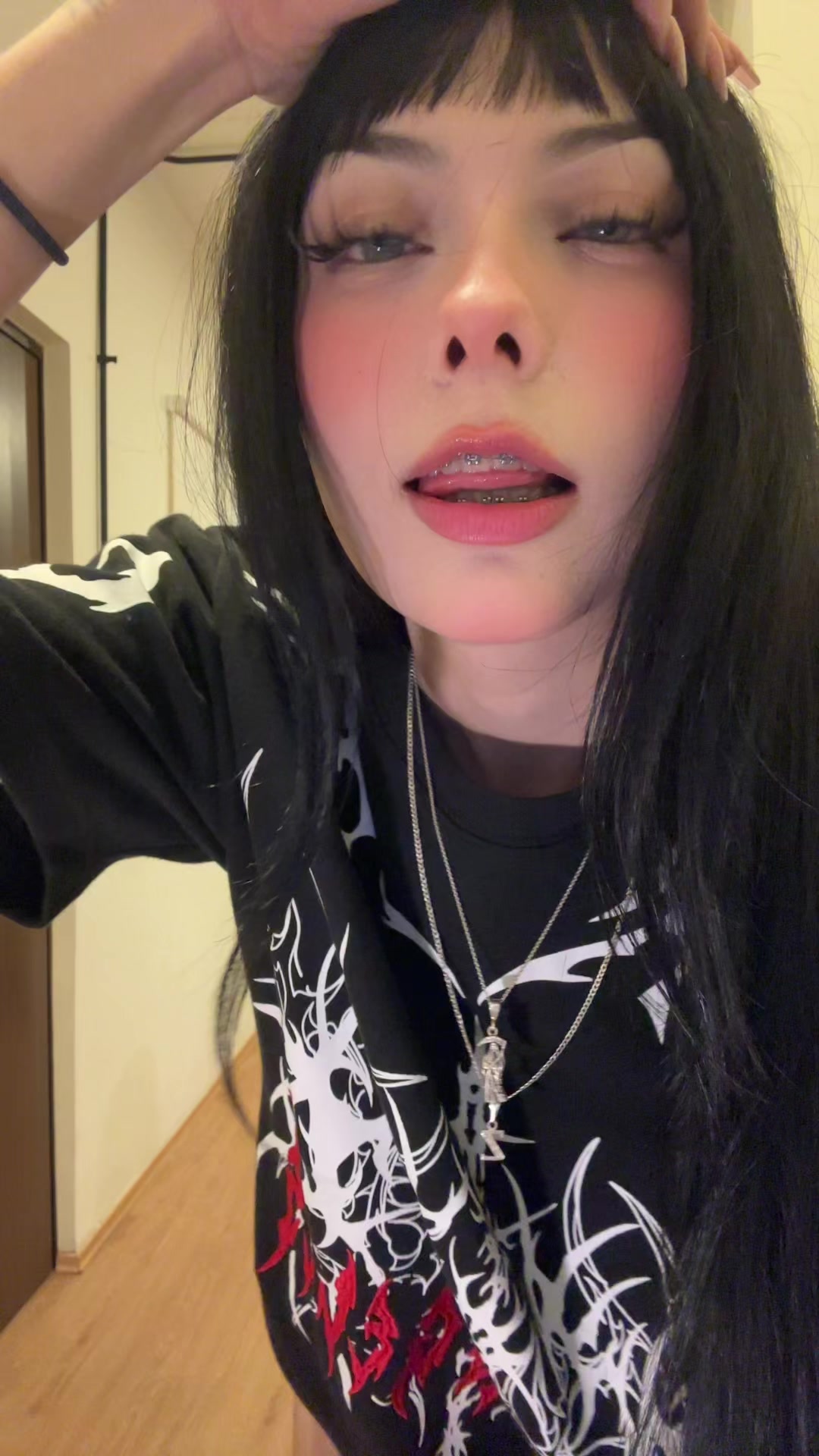@SkinnyGhostiee🧛🏻♀️