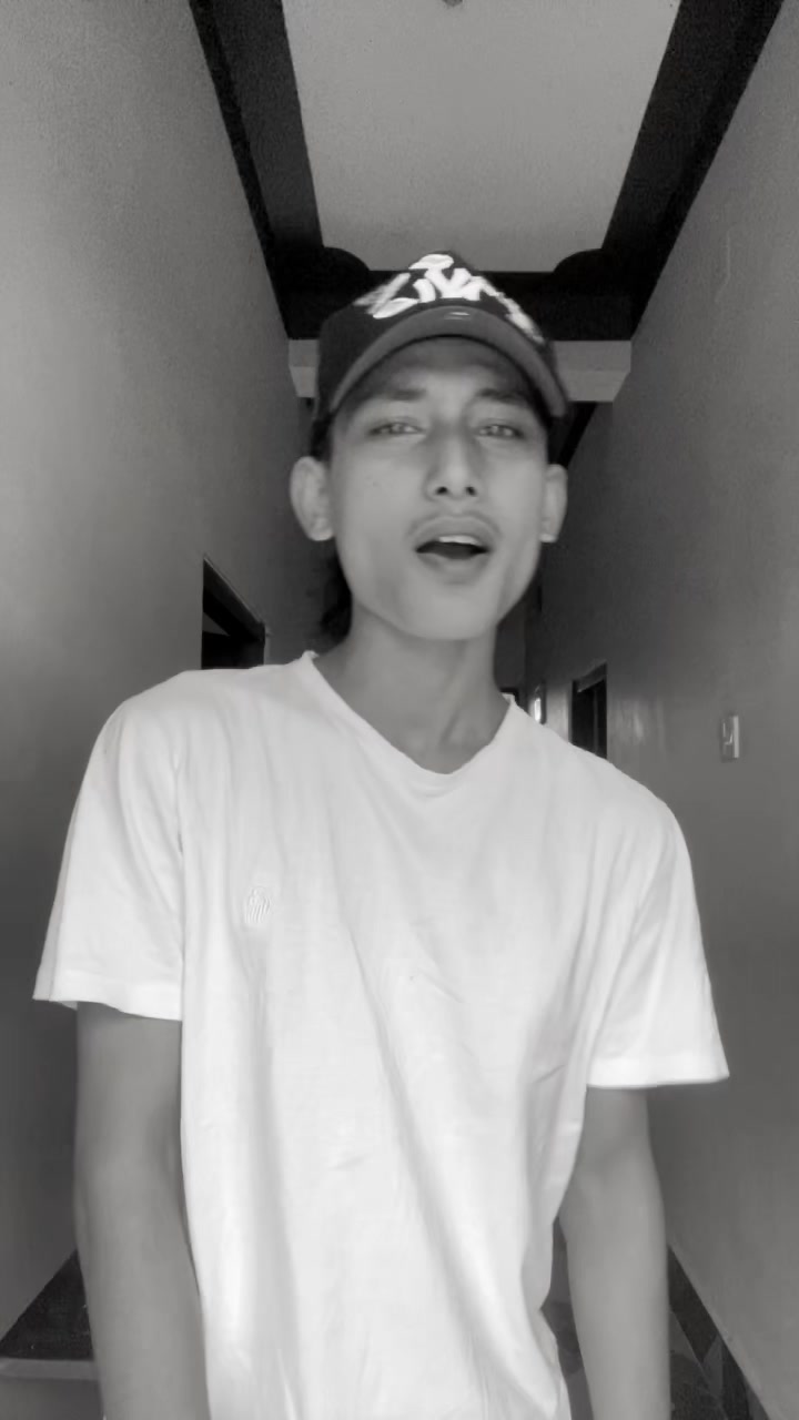 @✮