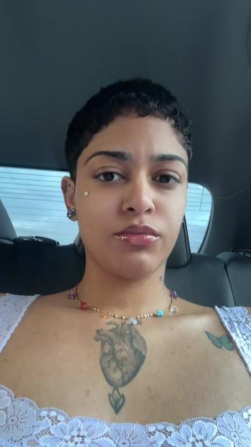@jokesandgiggles25