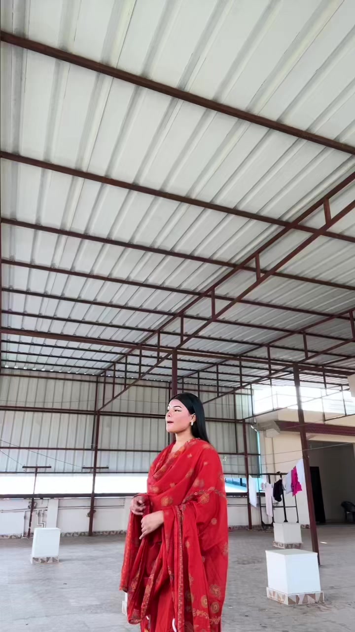 @🦋