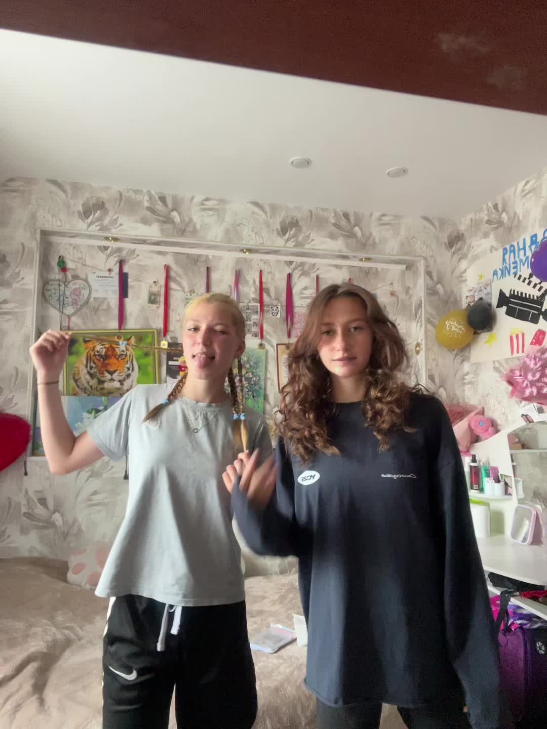 @Машка🎀