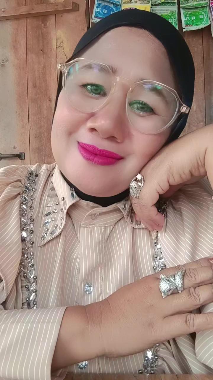 @Esna janda cantik  ✨🥰