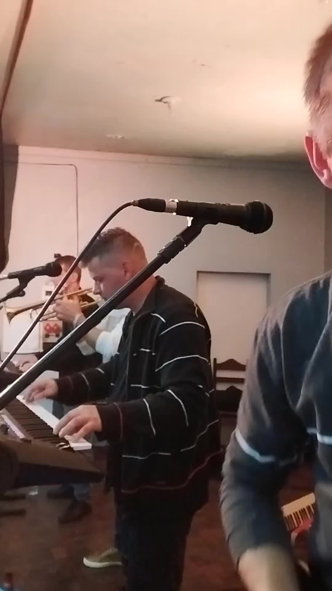 @Três Hermanos