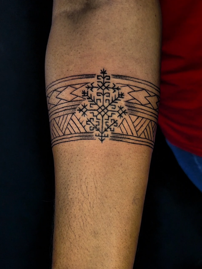 @Female Tattoo Artist