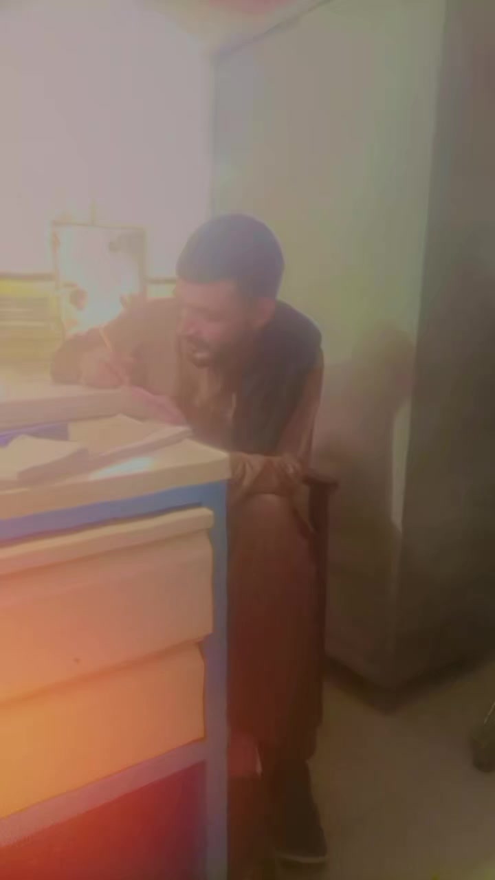 @AZIQ GUL