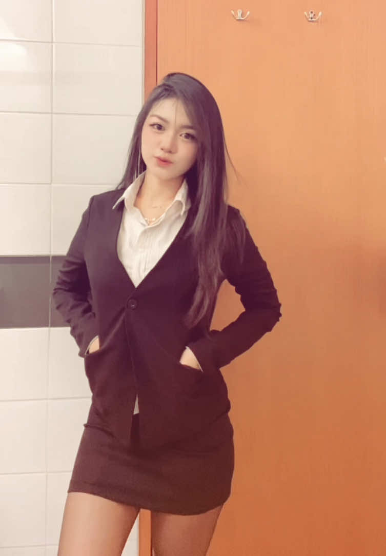 @putri | yoga enthusiast