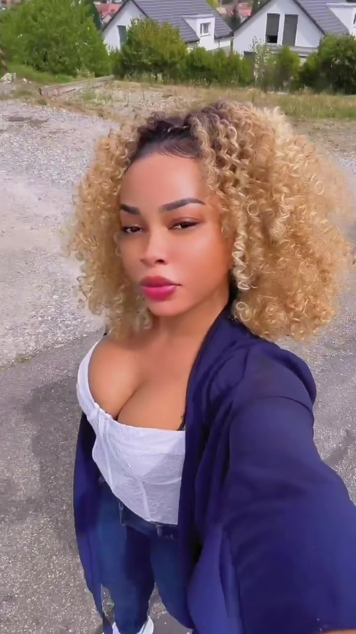 @Honorine 🇨🇲🇨🇭