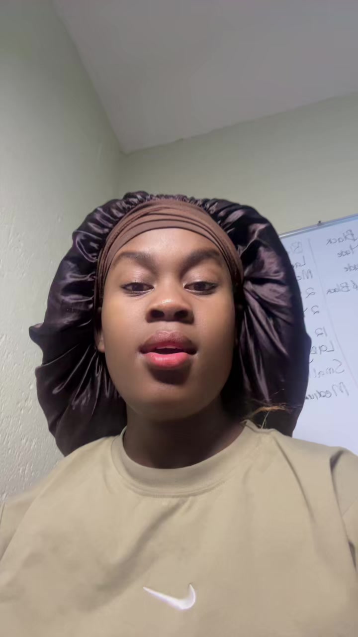 @MakaGuccikay1owes2akekho