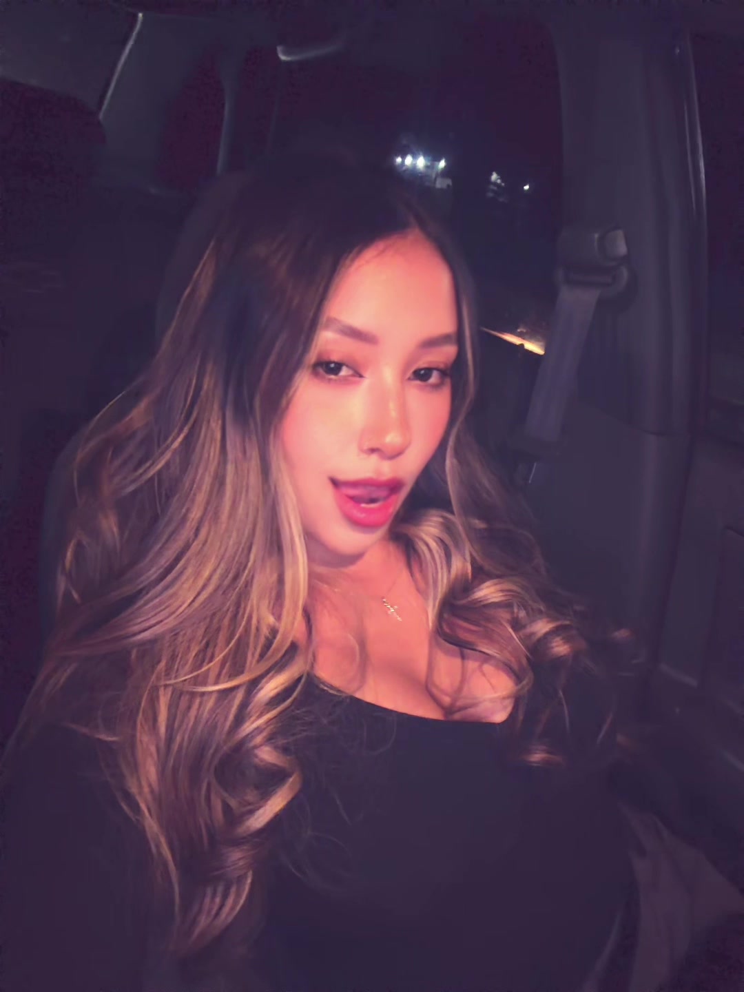 @itsvalgallardo