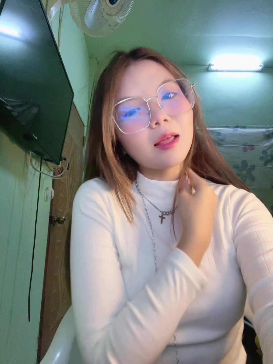 @ใบหม่อน
