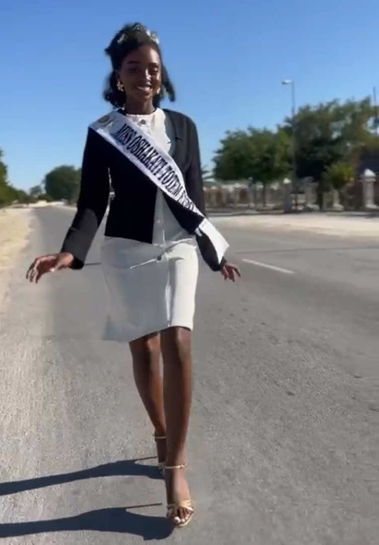 @Valentina ✨️🖤