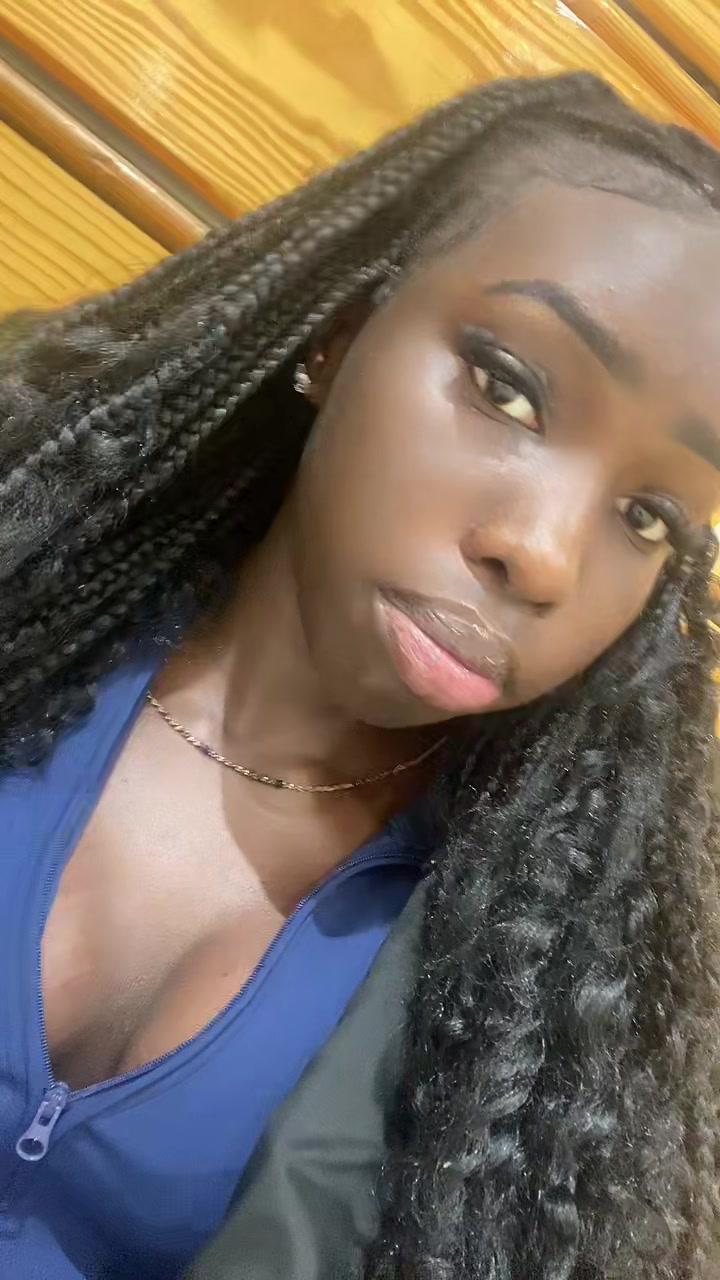 @ellaamourr 🎀 .
