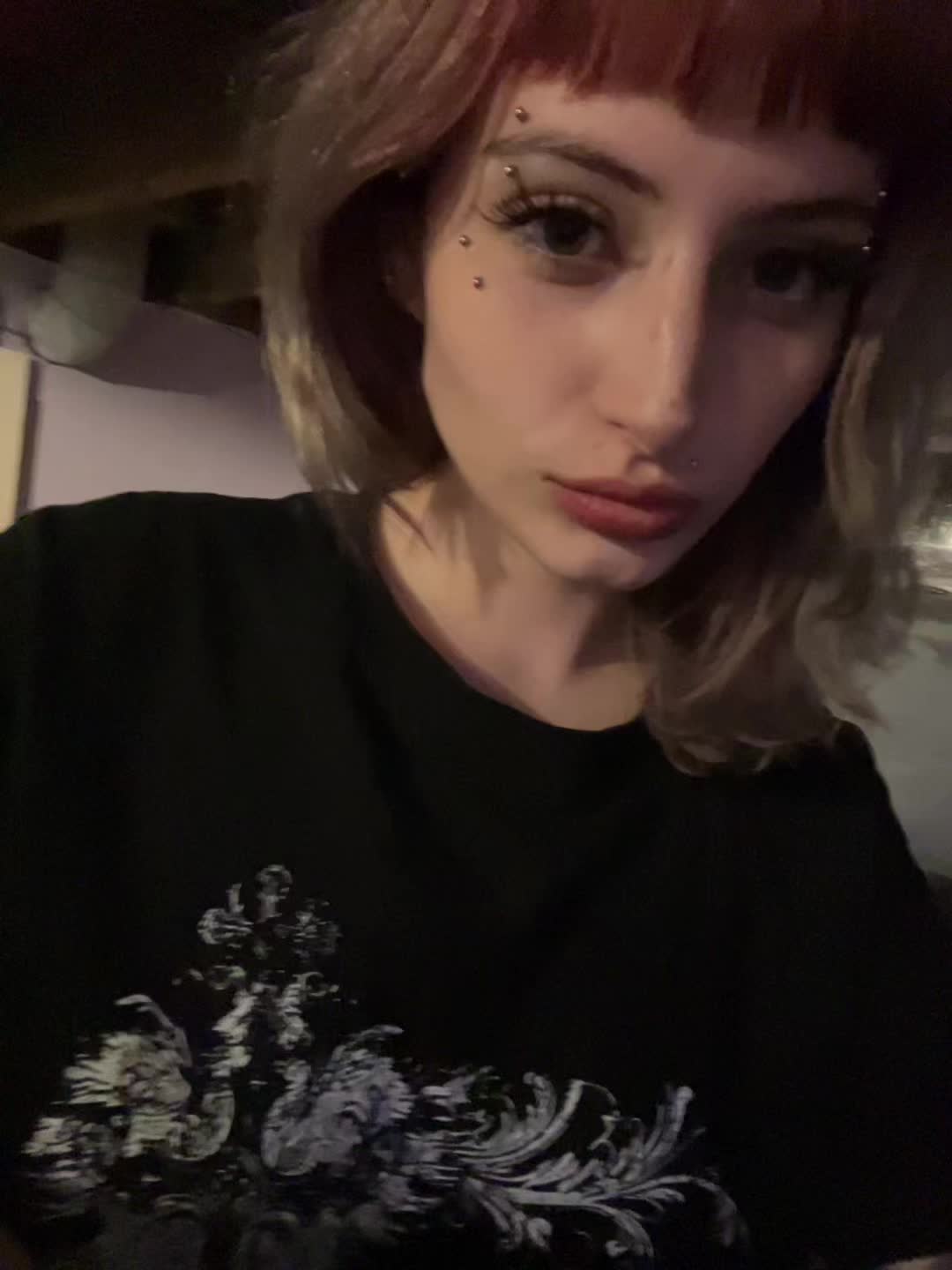 @delilah 🐝💛