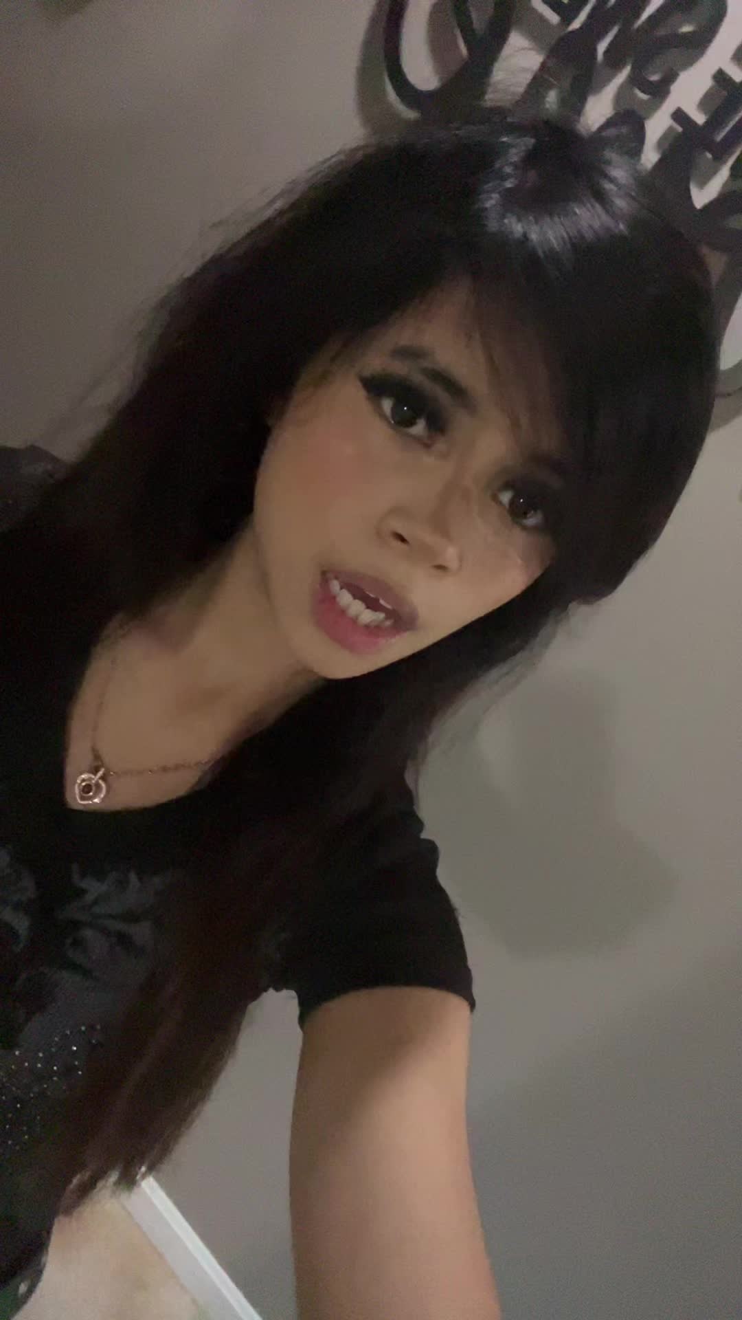 @Krisie🥂🎭🛒🖤