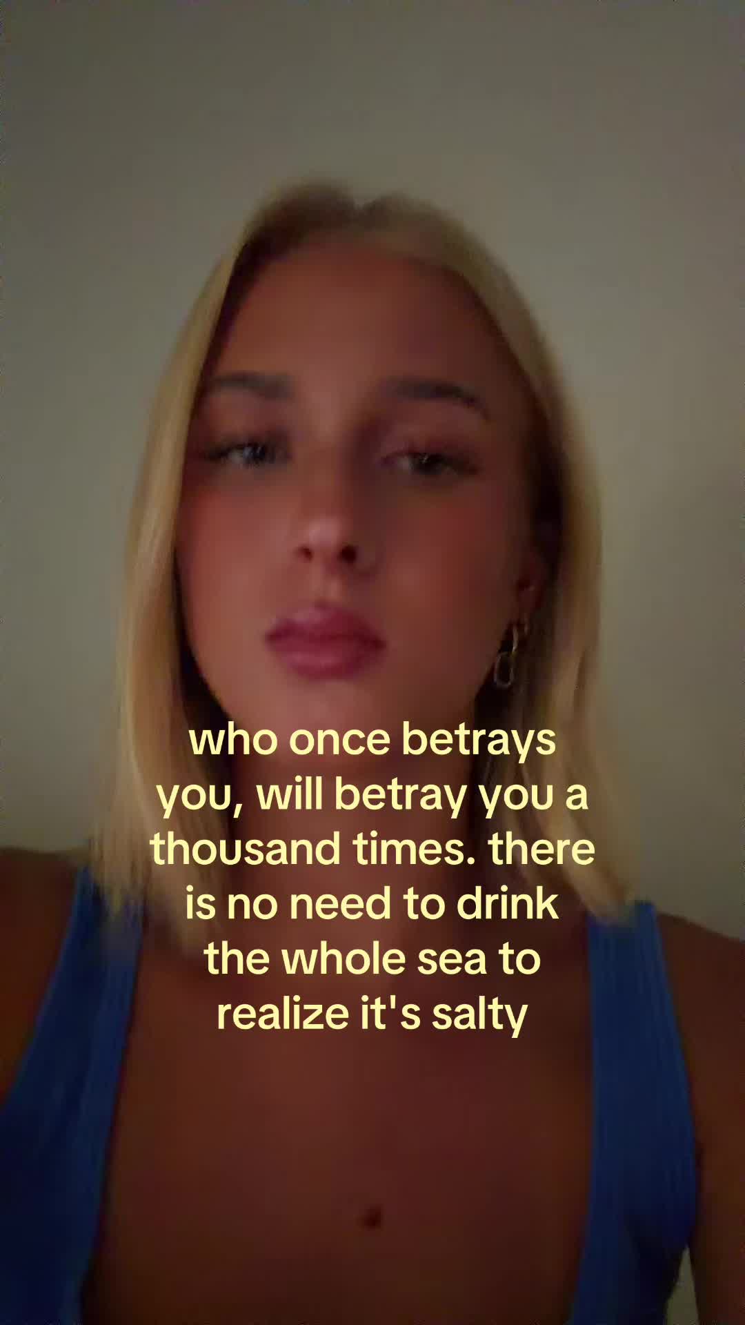 @theelliebarker