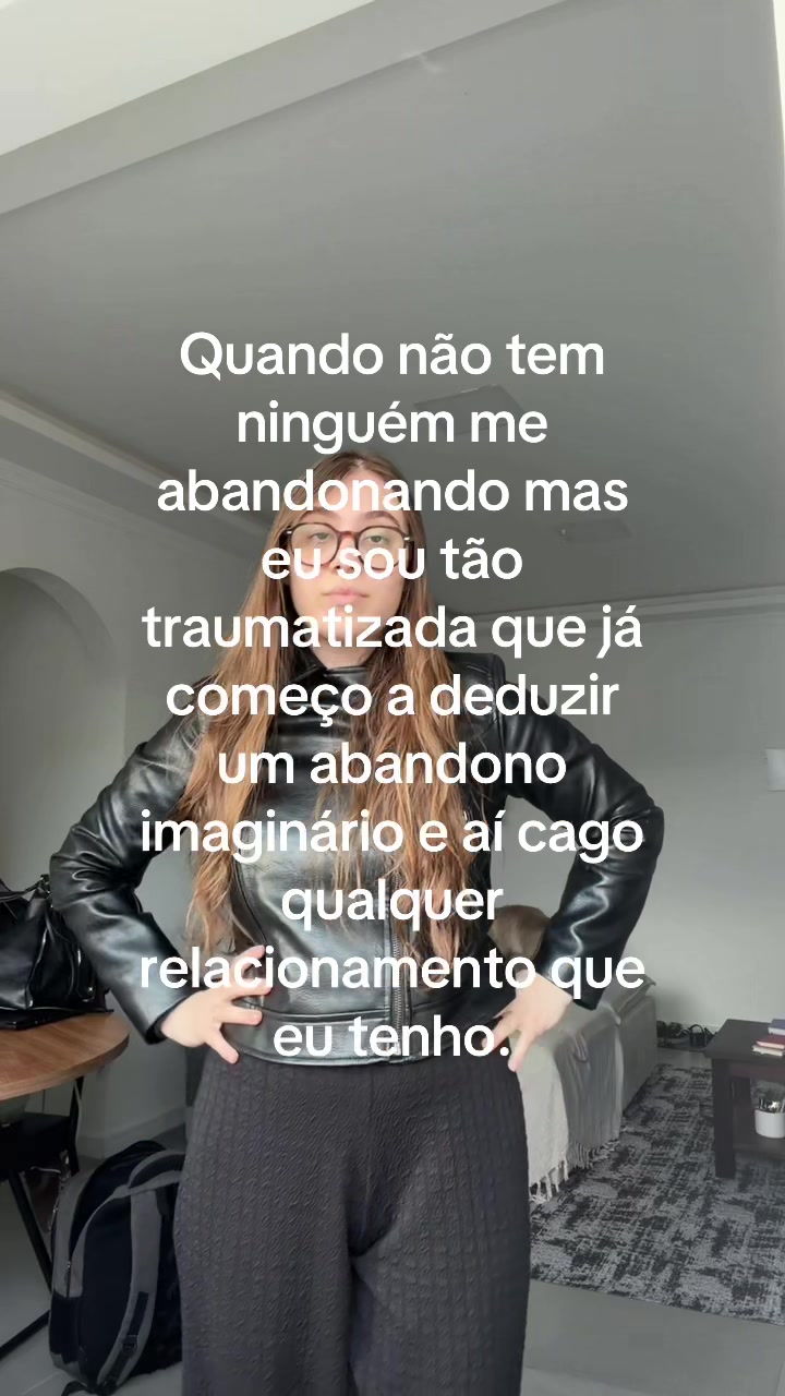 @Haylla Ina&ecirc;