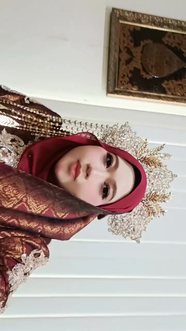 @AINAANIDA