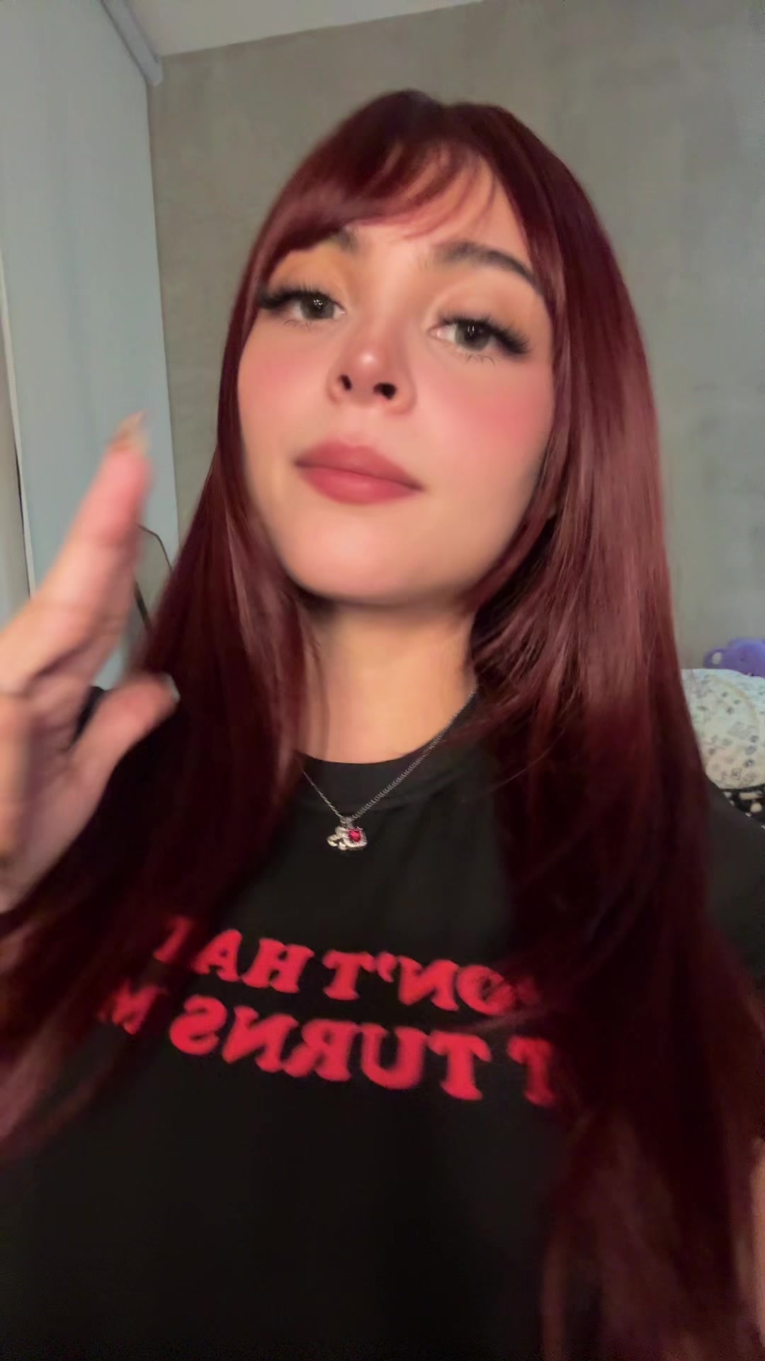 @🧍🏼♀️
